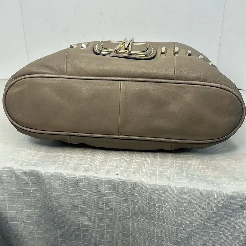 MARCIANO Bag in tan leather with light gold hardware